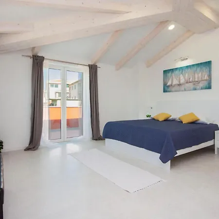 Holiday home Stunning In With Sauna Zaboric