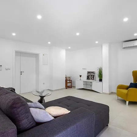 Stunning In With Sauna Holiday home Zaboric