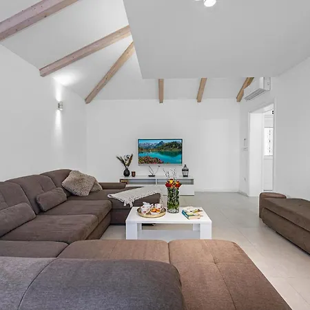 Stunning In With Sauna Holiday home Zaboric